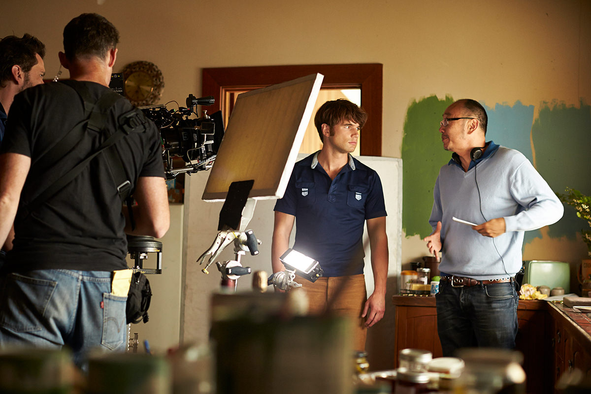 Alex Russell with director Tony Ayres on the set of Cut Snake
