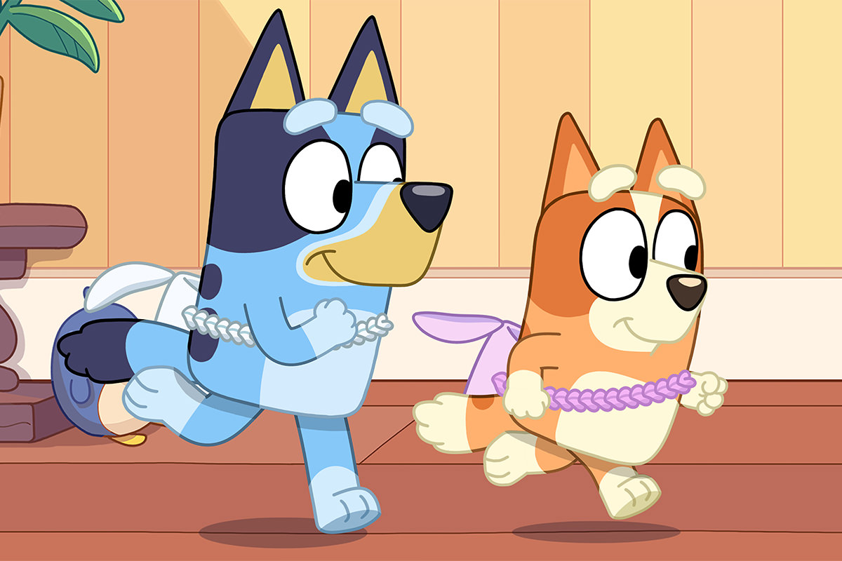 Bluey and Bingo run down a hallway.